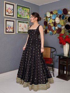 Black Silk Designer Anarkali Suit Set with Embroidery Work Kali-Cut Ensemble with Net Dupatta For Wedding
