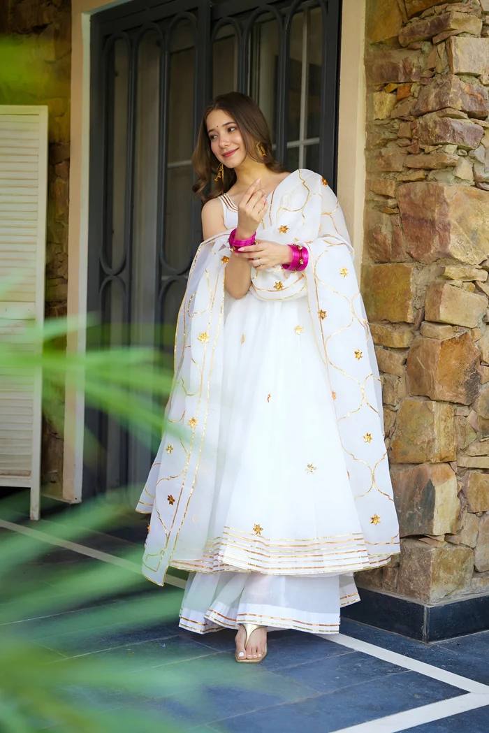 Nivara White Faux Georgette Anarkali Set with Hand Gotta Work